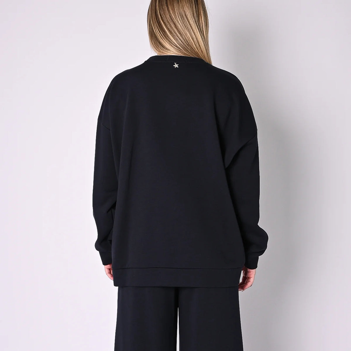 Crewneck sweatshirt with front embroidery - l40y0555 - SOUVENIR