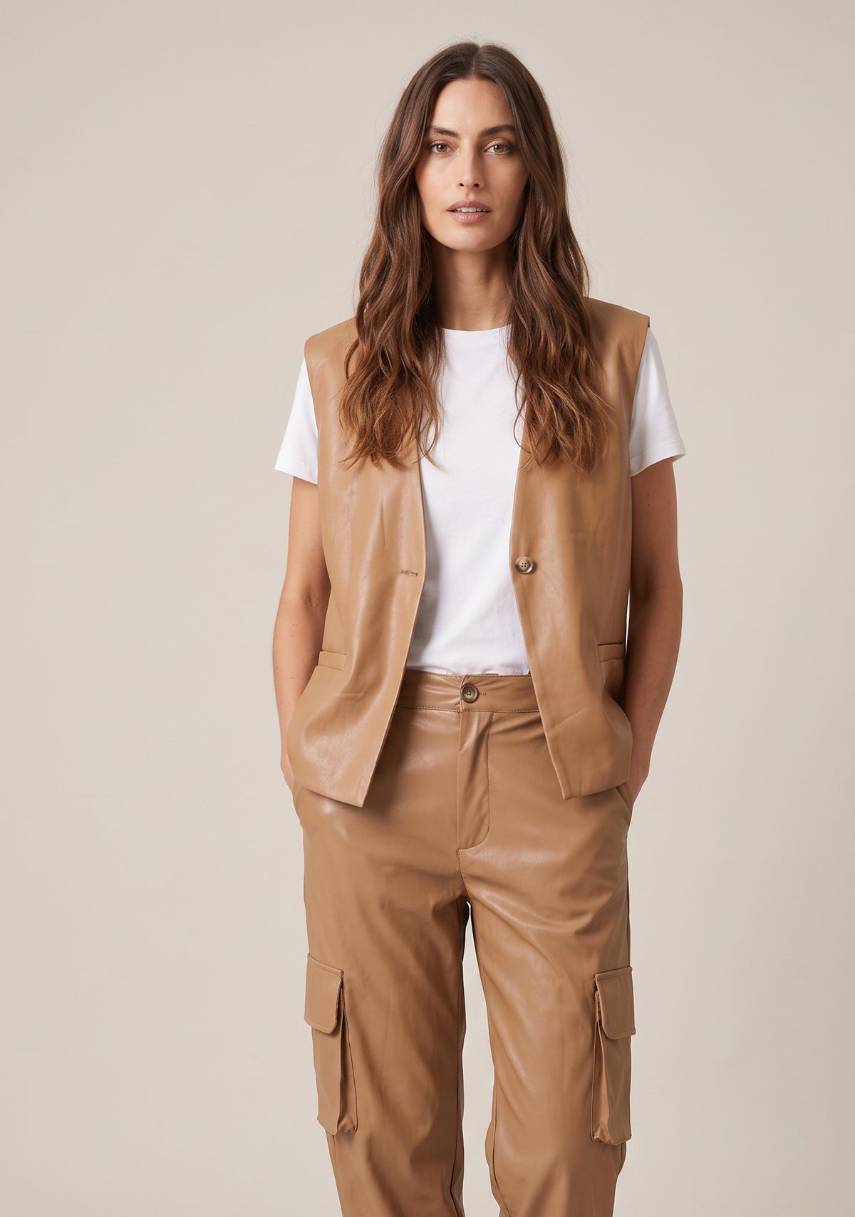 Pantaloni Cargo Wide-Leg in Ecopelle con Elastico in Vita - p26dd203 - LE STREGHE