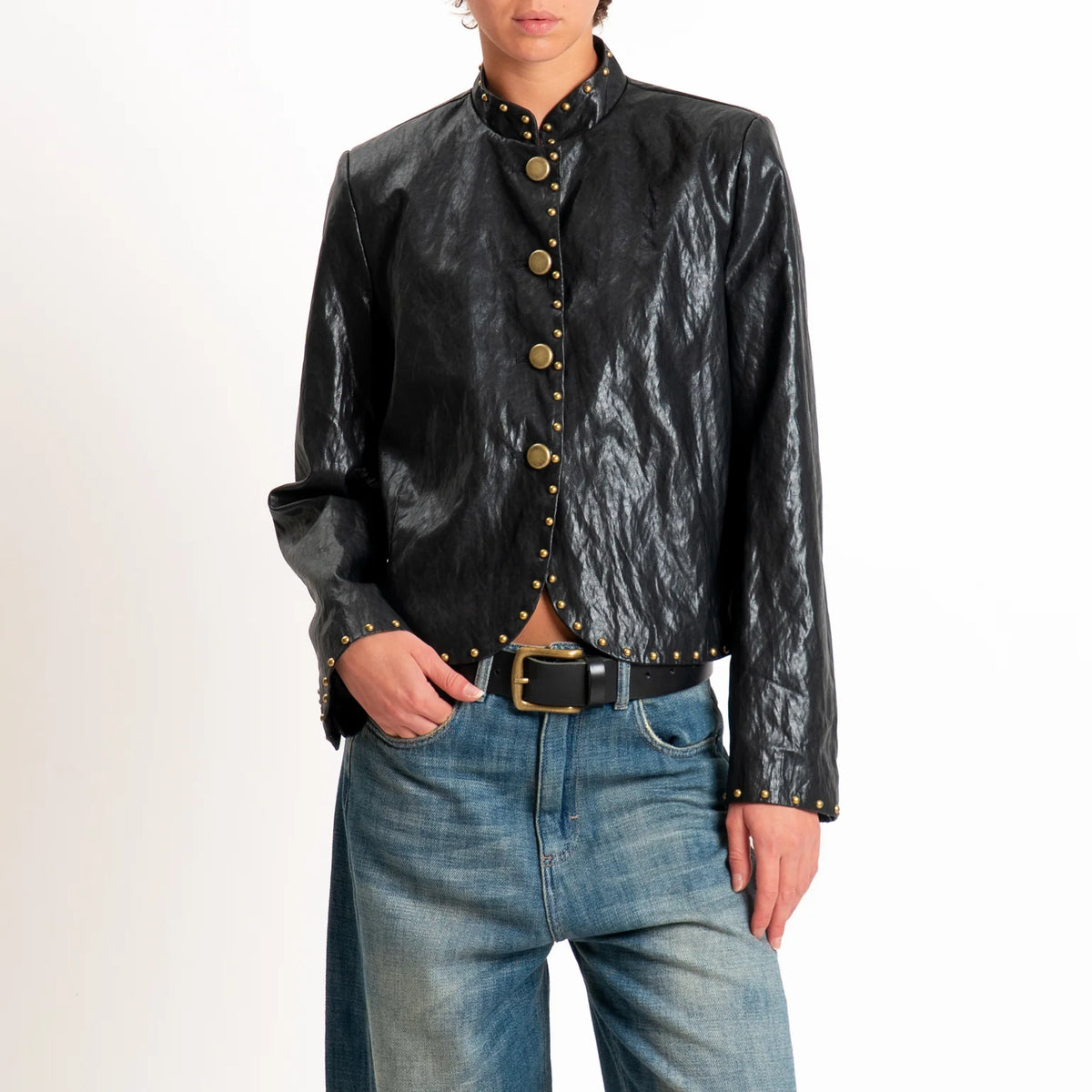 Chaqueta de piel sintética con cuello mao y tachuelas - w26j280 - TENSIONE IN