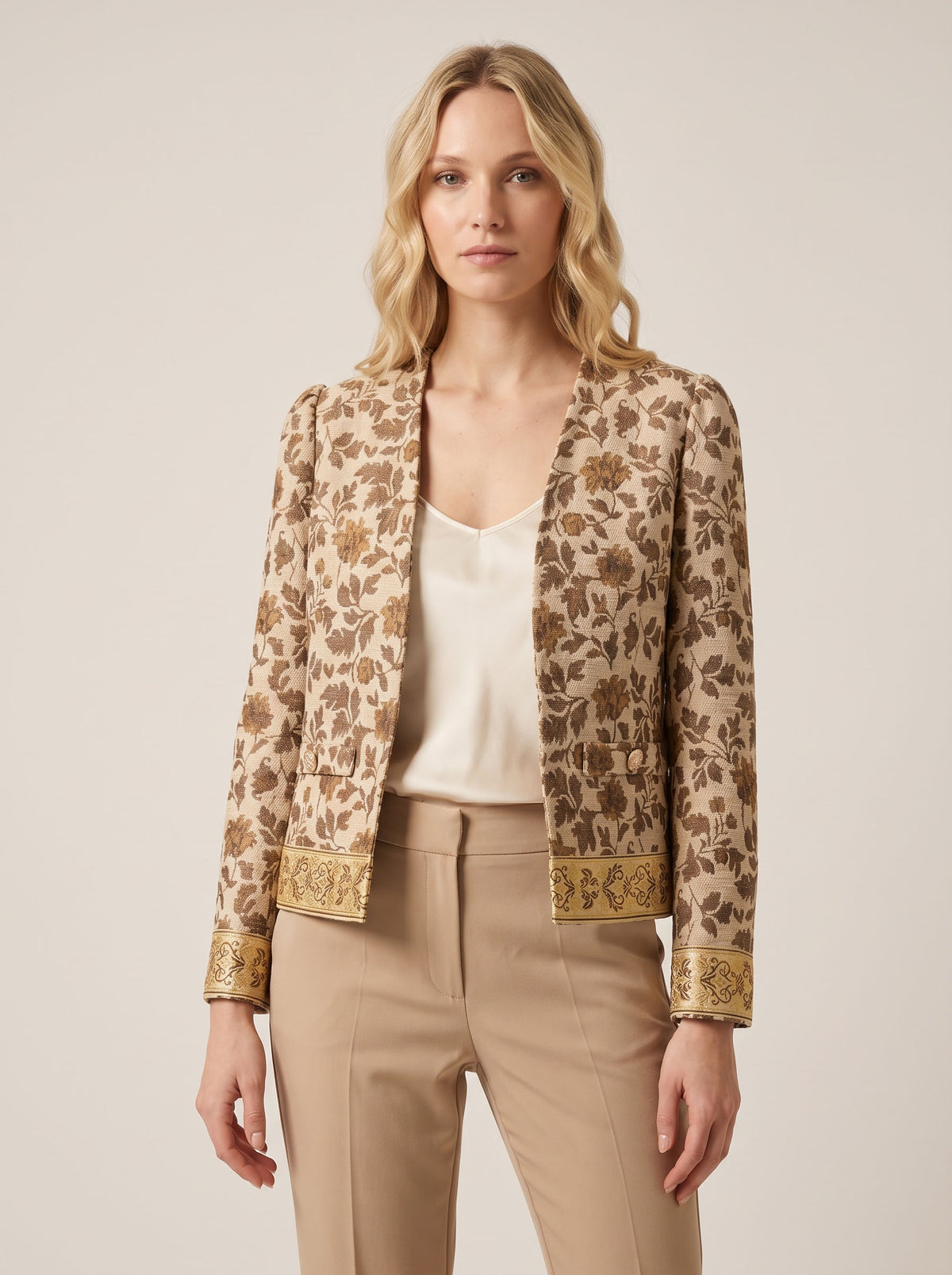 Giacca Corta Chanel in Jacquard Floreale con Bordi Ricamatia - 26dl608 - LE STREGHE