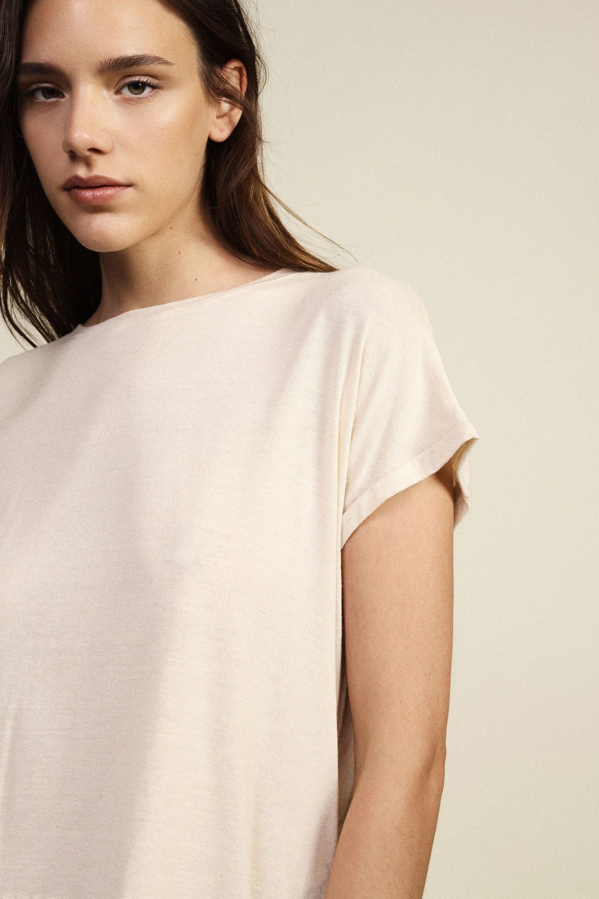 Camiseta corta de corte holgado con cuello redondo minimal – DIXIE - T262A121