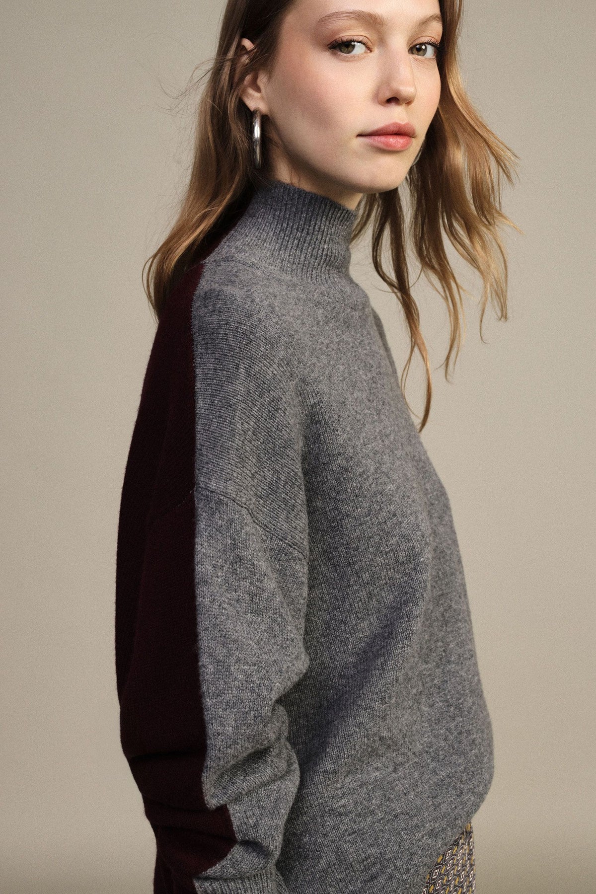 Maglione dolcevita con maniche lunghe e dettagli a coste - m833b054a - DIXIE