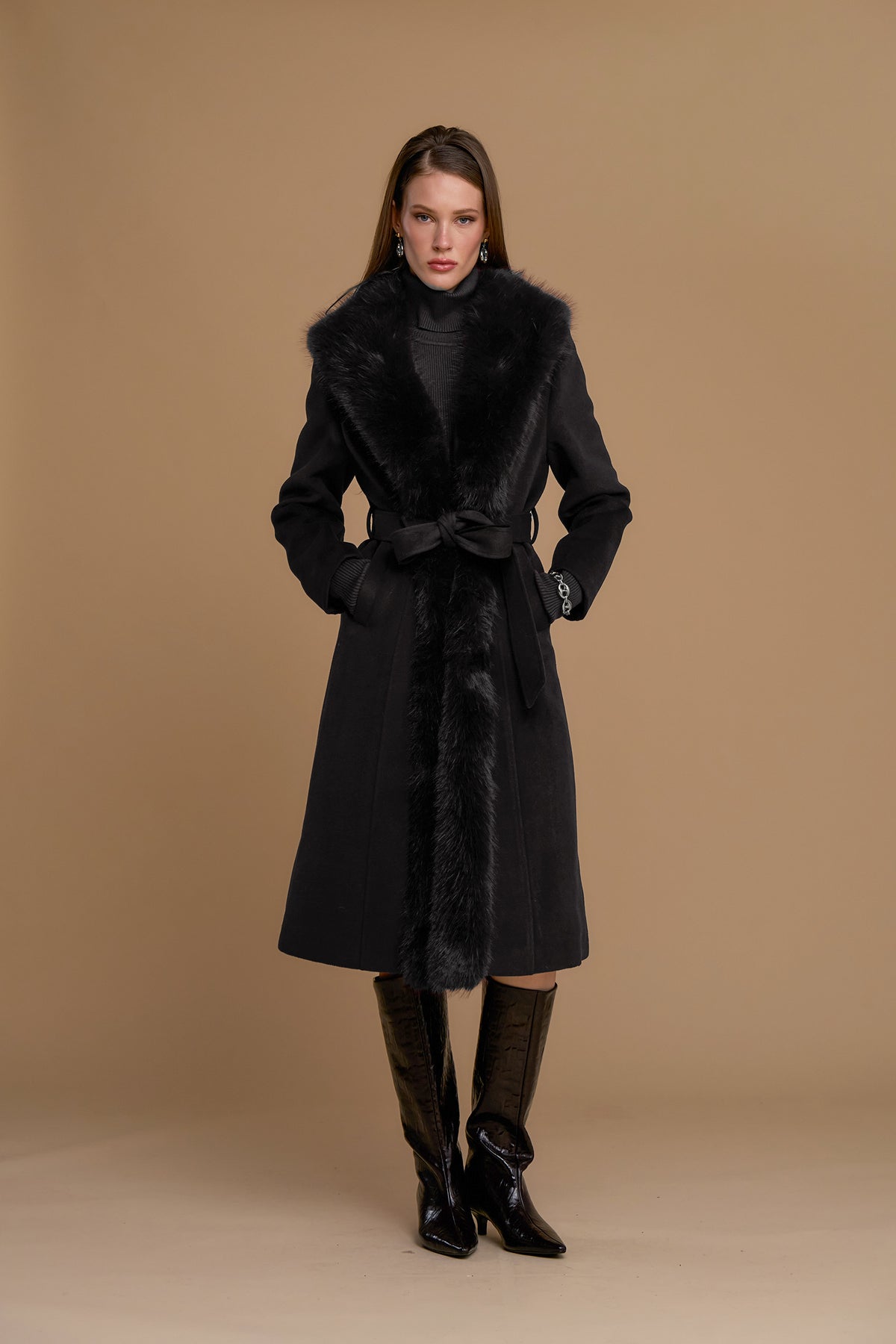 Cappotto con bordura simil pelliccia - 263ns000 - NOSECRETS