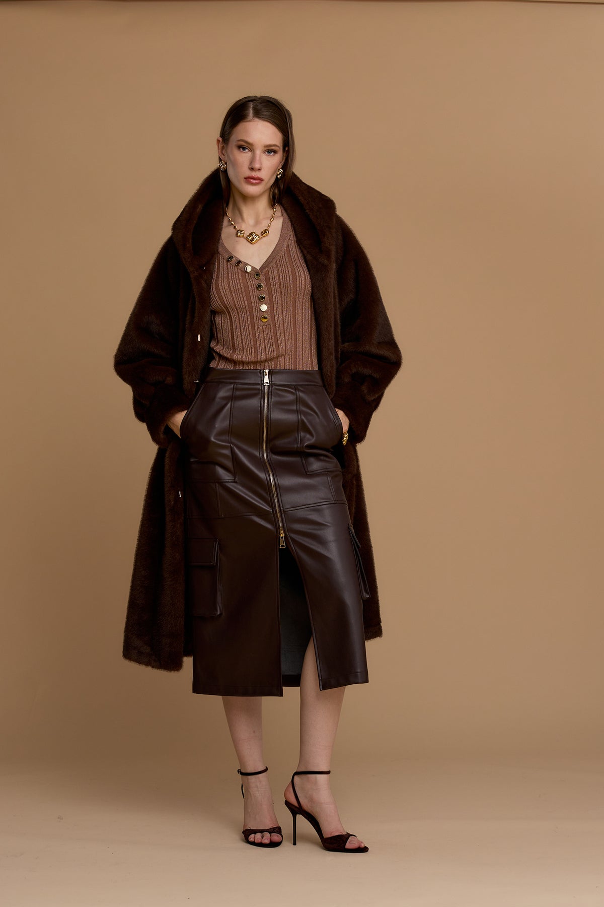 Simil pelliccia lunga con cappuccio - 263ns187 - NOSECRETS