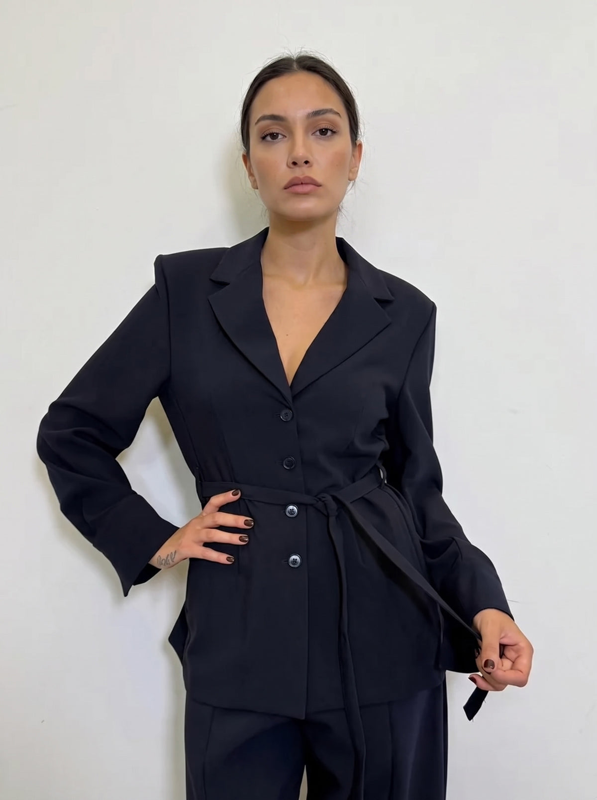 Blazer con cinturón – W40S0319 – SOUVENIR