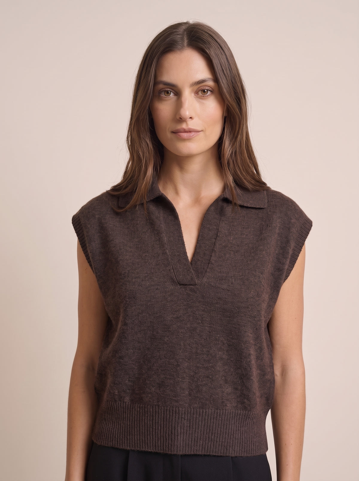 Maglia senza maniche con colletto  - i26/wl7087 - MOTEL