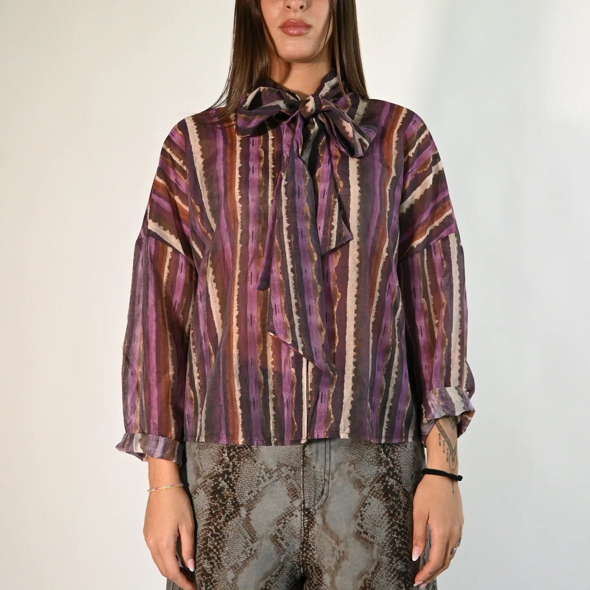 Camicia a righe sfumate con fiocco - r03l0755 - PHILIA LOFT