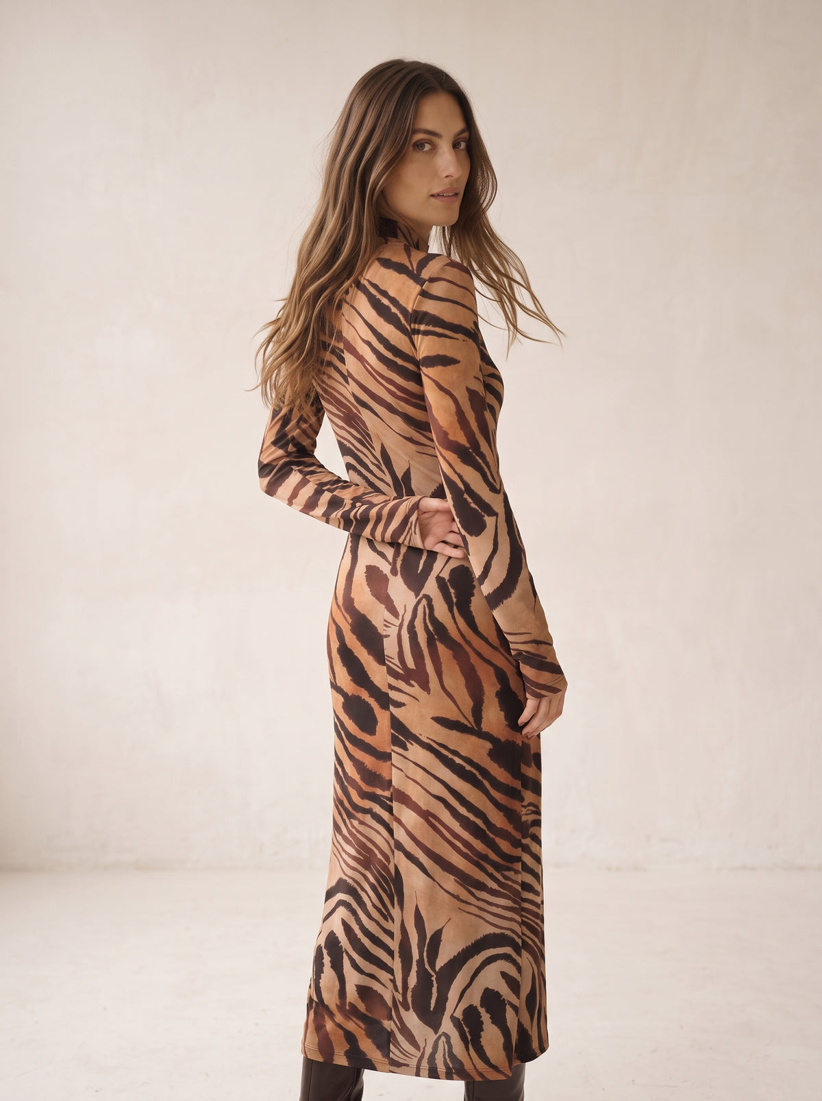 Langes Kleid aus Stretch-Viskose mit Zebramuster 40837 - TENSIONE IN