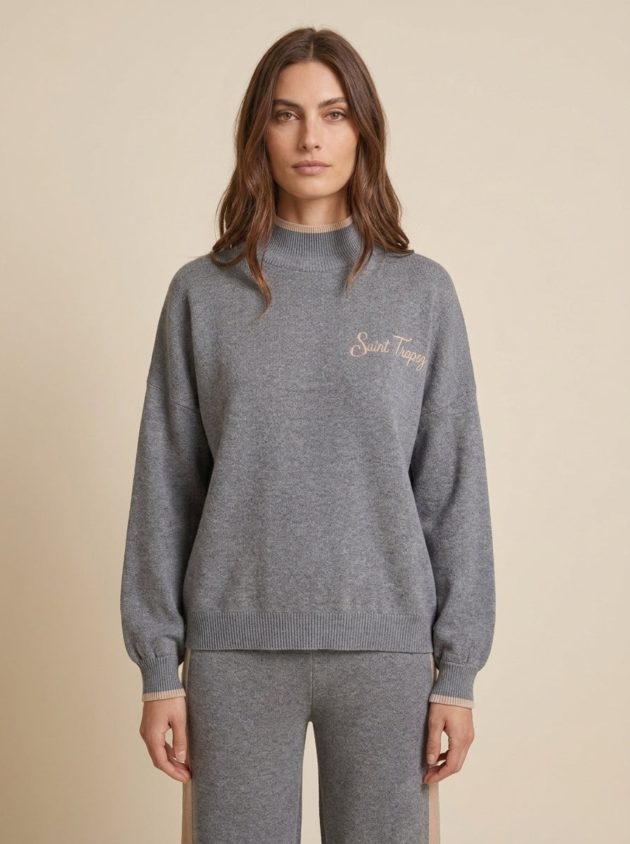 Maglia con Collo Lupetto e Dettaglio Ricamato - fw261022-mo - MOTEL