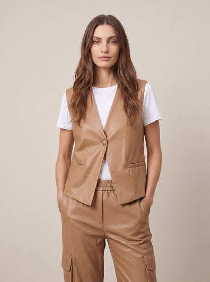 Gilet Monobottone in Ecopelle dal Taglio Sartoriale - p26dd802 - LE STREGHE