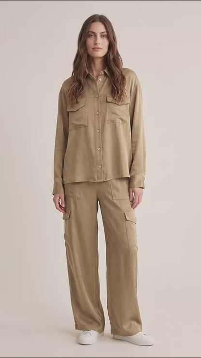 Pantaloni Cargo Wide-Leg Satinati con Tasconi - 26-4102camp - TENSIONE IN