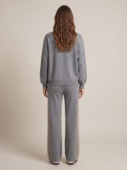 Maglia con Collo Lupetto e Dettaglio Ricamato - fw261022-mo - MOTEL