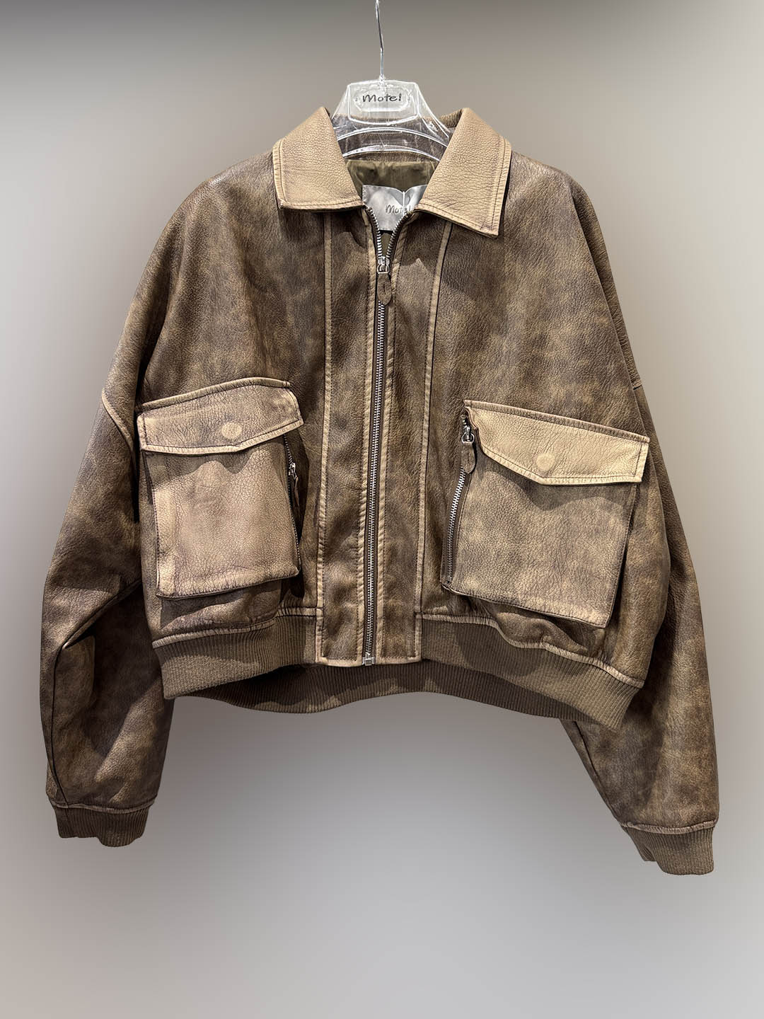 Oversized-Jacke aus Kunstleder mit großen Taschen – i26l-6008 – MOTEL